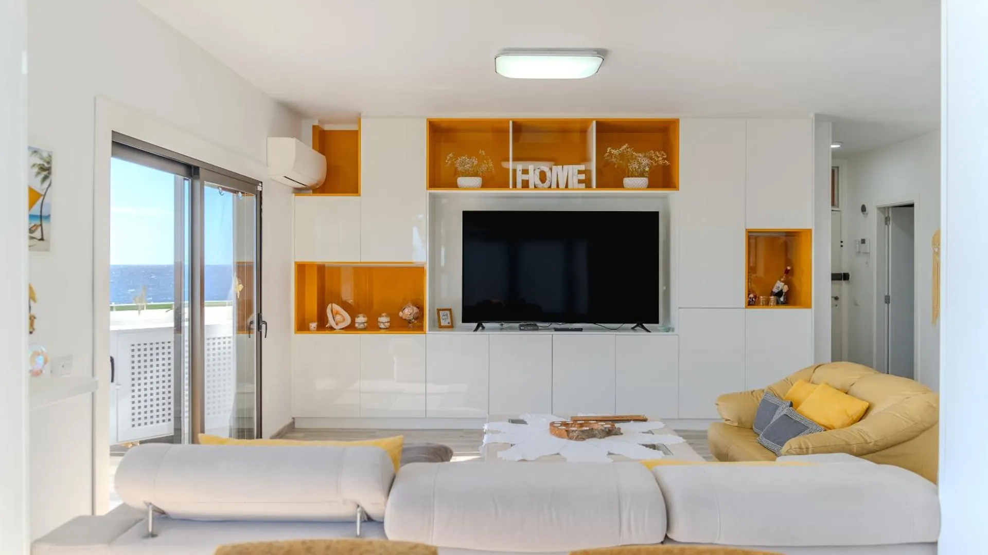 Luxury 2 Bedrooms Apartment Norton With Amazing Views In Коста-дель-Силенцио
