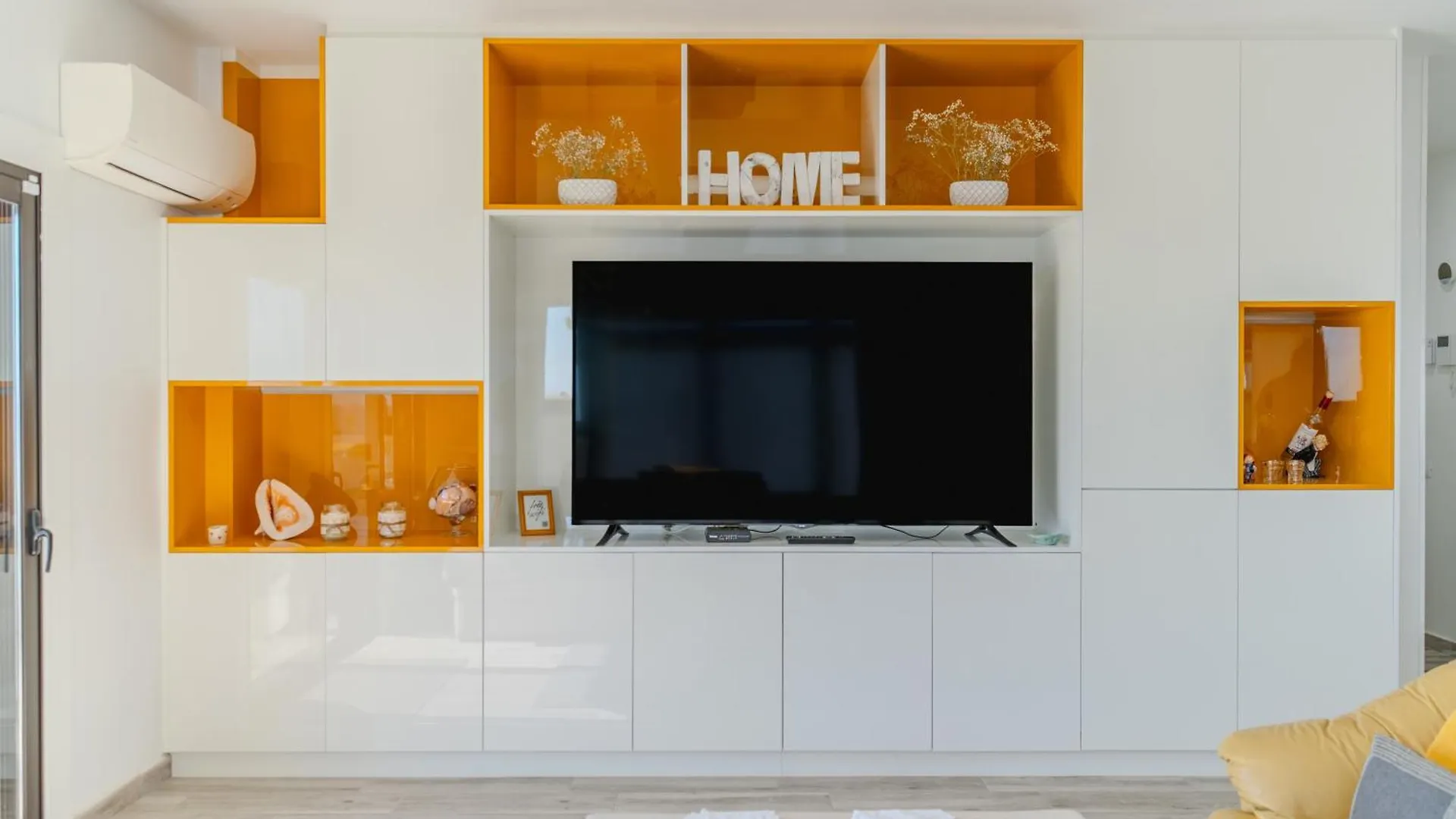 Luxury 2 Bedrooms Apartment Norton With Amazing Views In Коста-дель-Силенцио