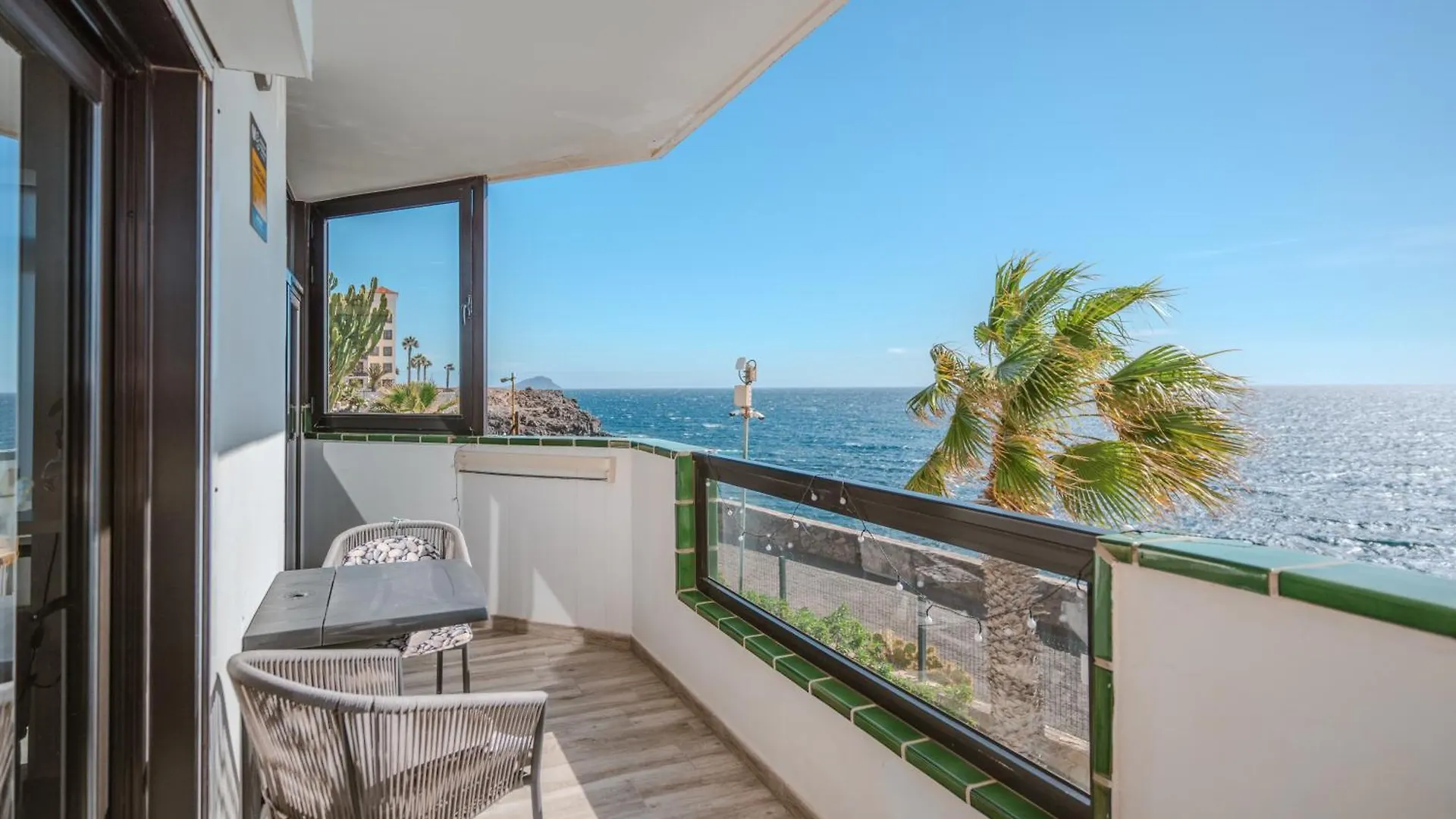Luxury 2 Bedrooms Apartment Norton With Amazing Views In Коста-дель-Силенцио