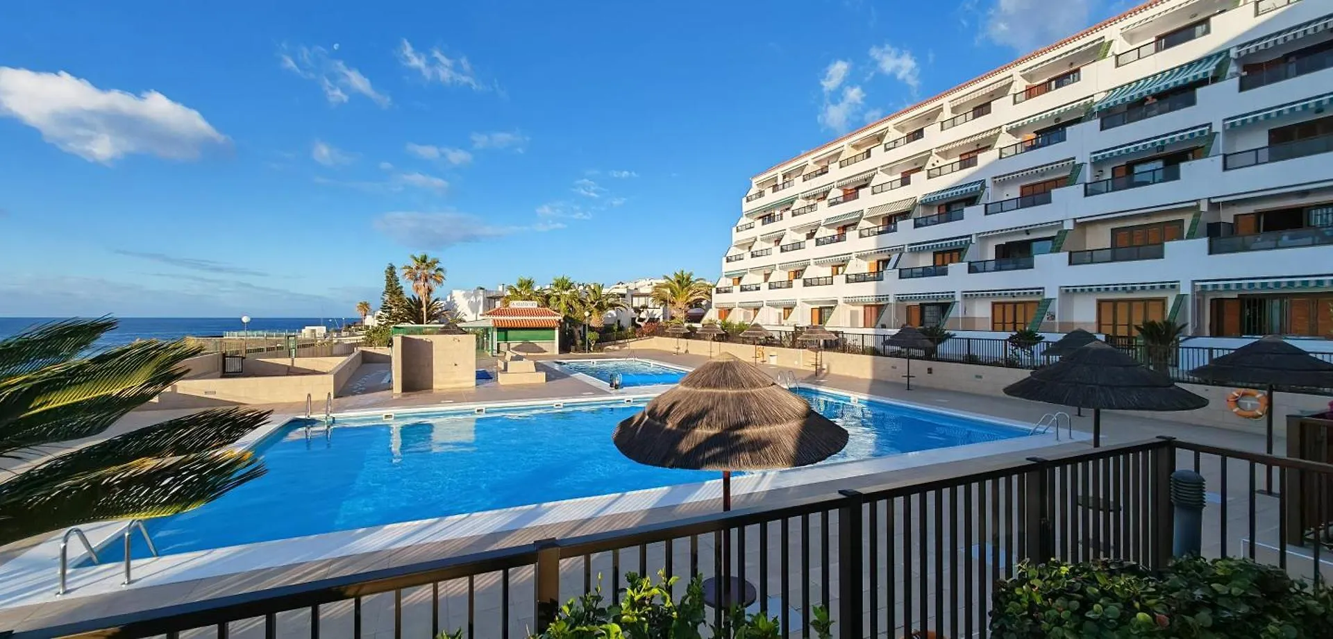 Luxury 2 Bedrooms Apartment Norton With Amazing Views In Коста-дель-Силенцио
