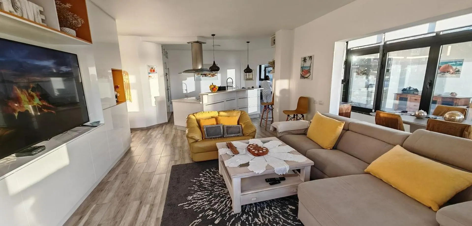 Luxury 2 Bedrooms Apartment Norton With Amazing Views In Коста-дель-Силенцио
