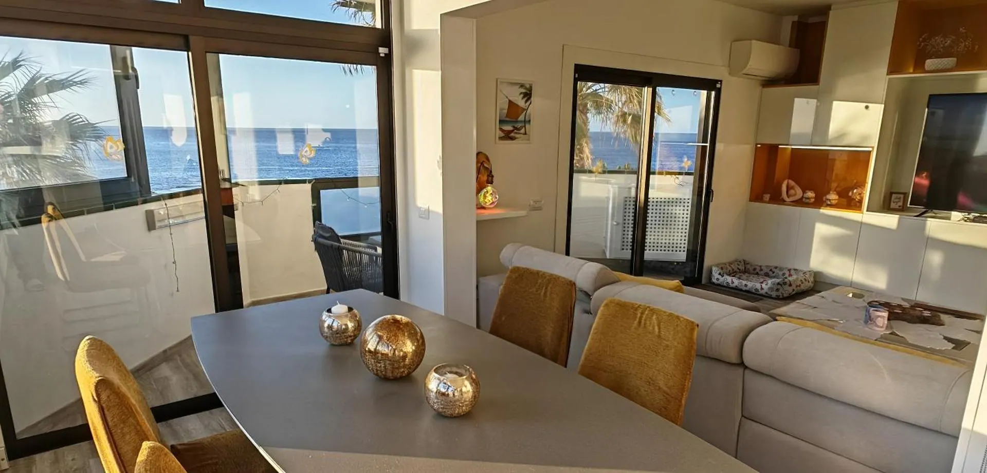 Luxury 2 Bedrooms Apartment Norton With Amazing Views In Коста-дель-Силенцио