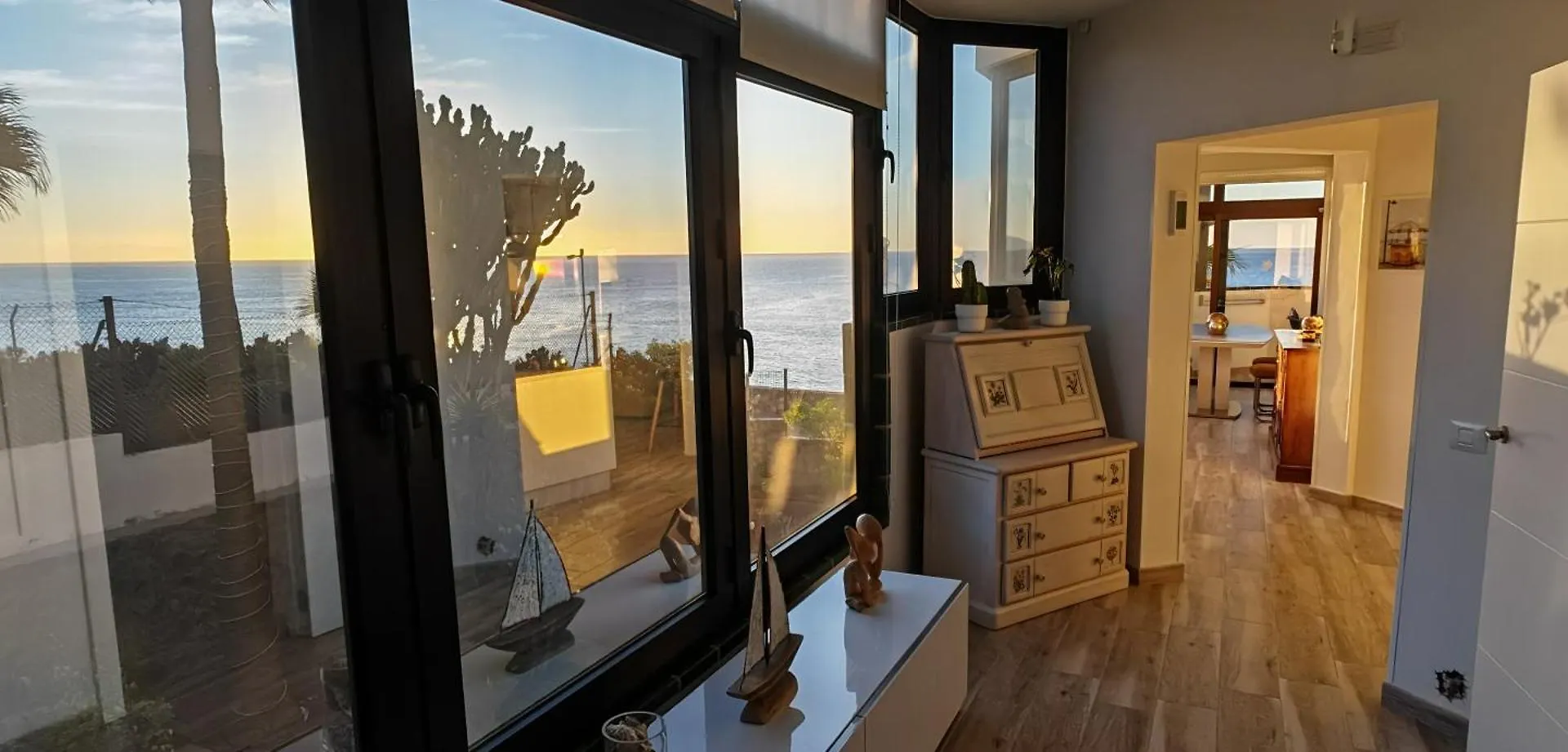 Luxury 2 Bedrooms Apartment Norton With Amazing Views In Коста-дель-Силенцио
